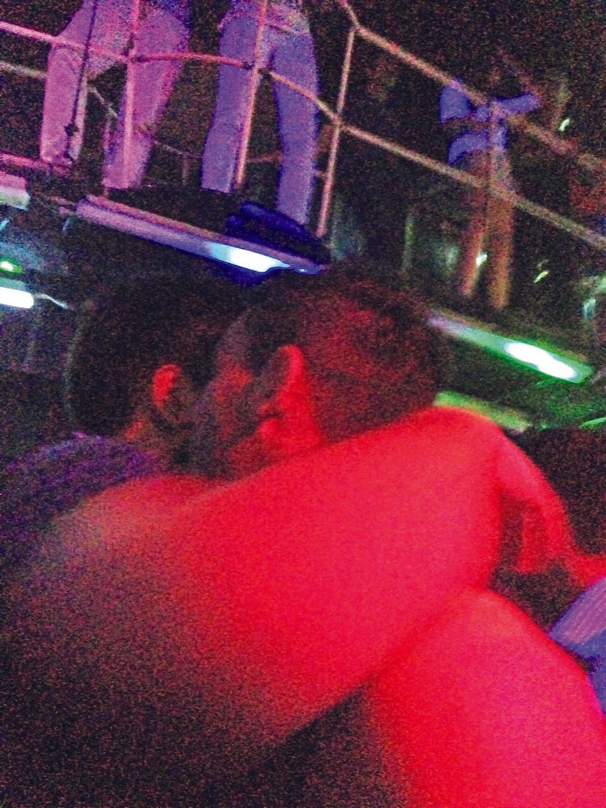 Više od prijateljskog zagrljaja