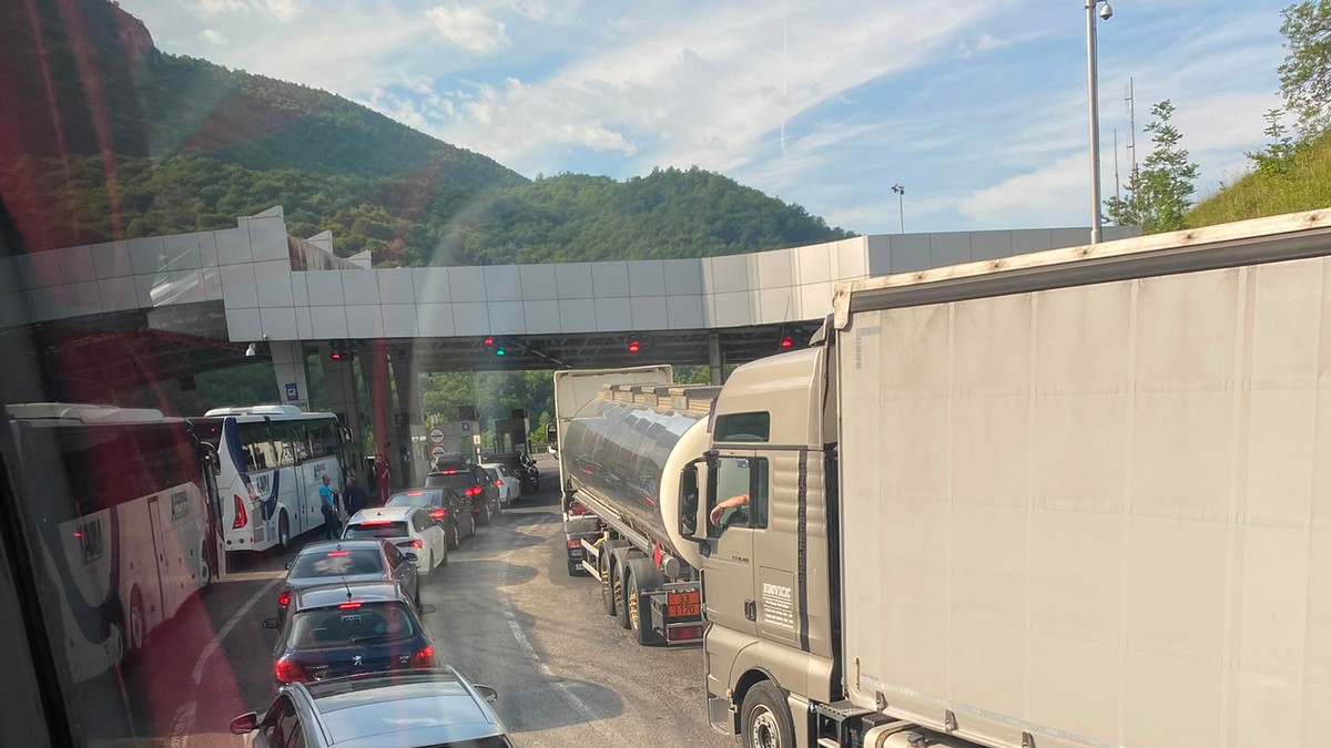 Gužve na granici između Srbije i Crne Gore