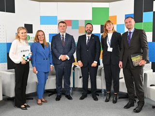 Na zdjęciu od lewej: Magda Krukowska, Forbes Polska, Katarzyna Kucisz-Rosłoń, Corporate Relations Manager, McDonald’s Polska, Mateusz Kowalski, dyrektor ds. ESG Banku Pekao, Kamil Wyszkowski, dyrektor generalny UN Global Compact Network Poland, Maria Ibisz z firmy doradczej Deloitte, Arkadiusz Mierzwa, dyrektor komunikacji korporacyjnej w Jeronimo Martins Polska.