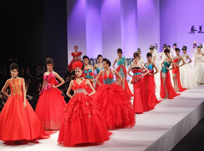 Kolekcja sukien ślubnych Tsai Meiyue na sezon wiosna/lato 2012