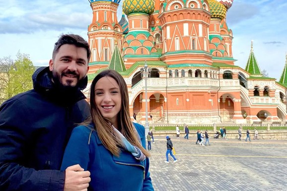 "Zbog ćerke sam noćila usred zime pod Ostrogom" Potresna ispovest pevačice: A ovako je devojčica dobila ime moćnog značenja