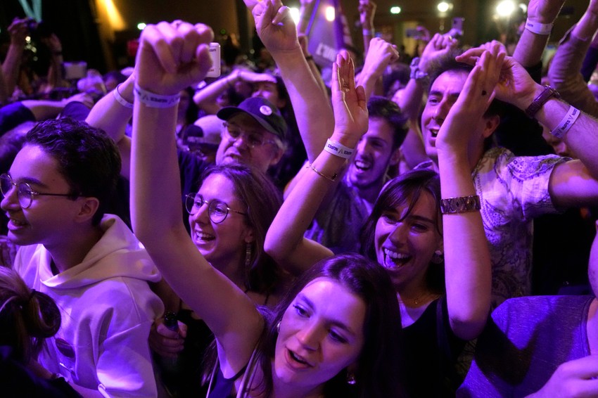 Pristalice Žan Lik Melanšona u izbornoj noći