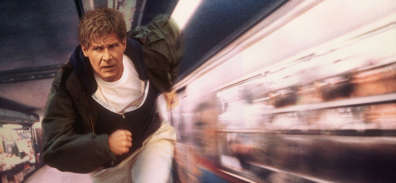 Tommy Lee Jones, Harrison Ford, czyli "Ścigany" - sensacyjniak, który zmącił spokój klasy średniej