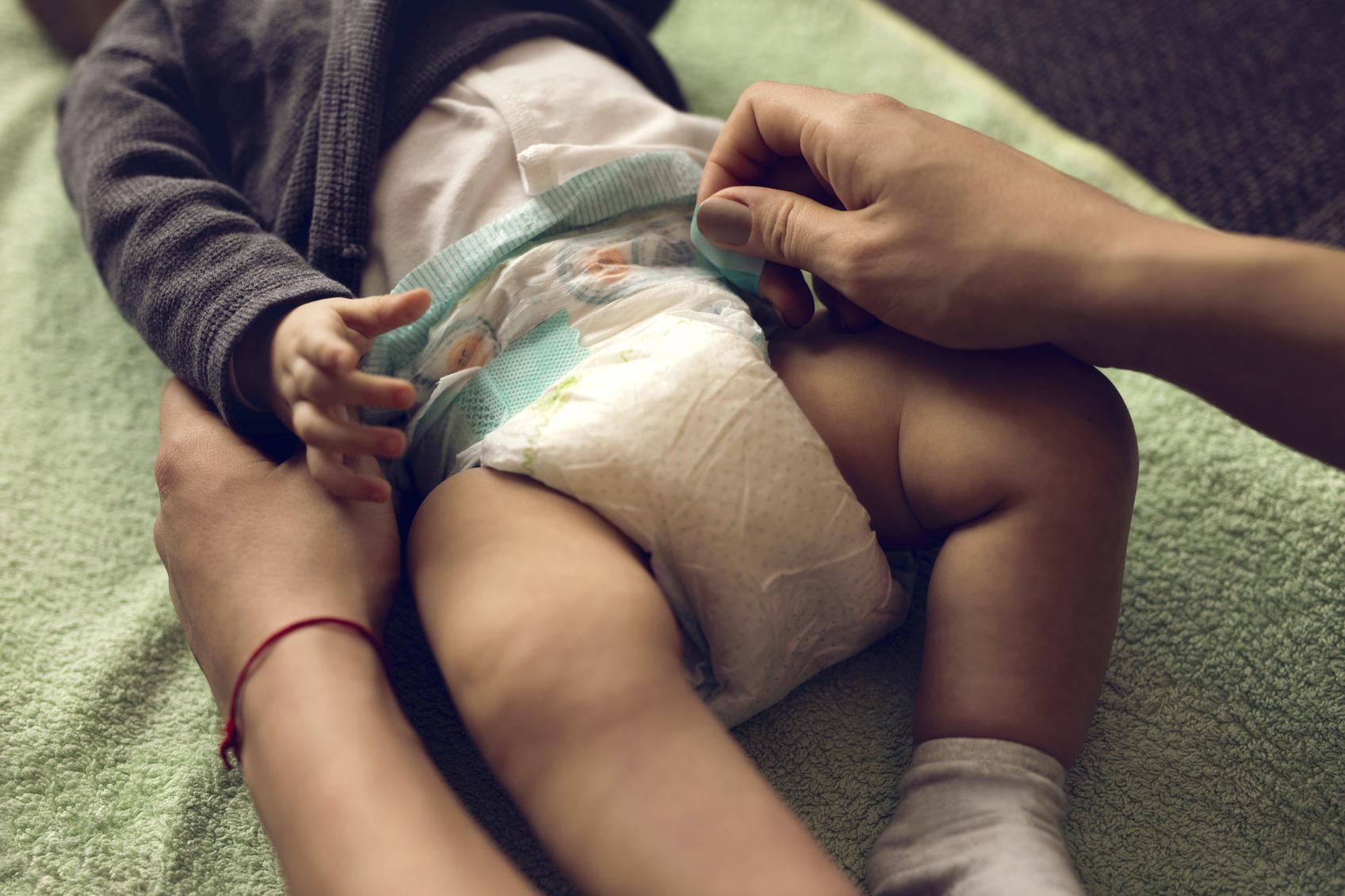 Rady detskej lekárky: Ako správne plienkovať bábätko? | Najmama.sk