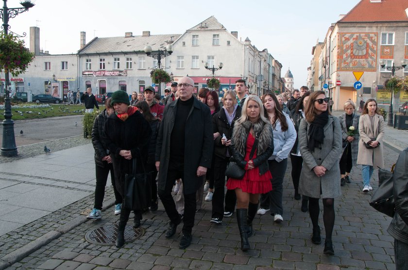 Inowrocław wstrząśnięty po potwornej zbrodni. Mieszkańcy wyszli na ulice...