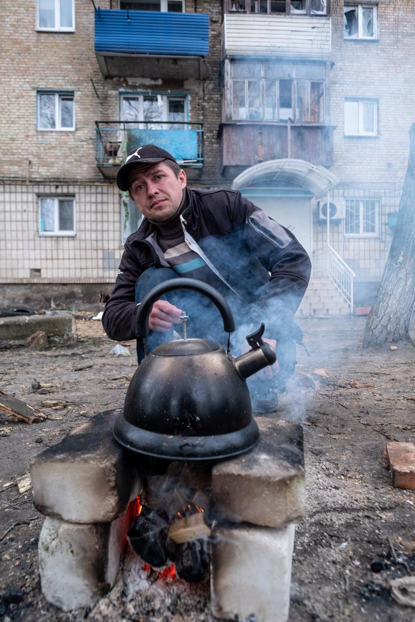 Zrujnowane domy, zmiażdżone czołgami samochody, leje po pociskach - korespondenci Faktu opisują to, co widzieli w czasie podróży z Polski do Kijowa na Ukrainie