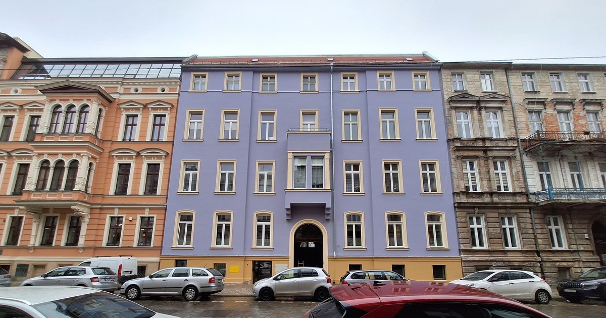 Kamienicy przy Lelewela 10 już błyszczy