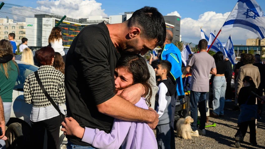 Globalni sukobi pogodili su milione dece, među kojima mlade ljude koje je Hamas oteo iz Izraela 7. oktobra 2023. godine, one koji su tog dana bili svedoci pokolja porodice i komšija, kao i one koji se nose sa posledicama | Foto: Getty Images