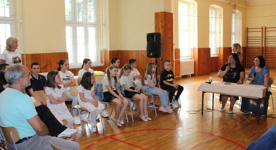 Svako je imao priliku da kaže nešto o sebi, bratu ili sestri, a tu su bili i roditelji da ispričaju svoju stranu priče