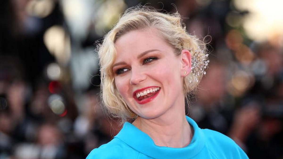 Kirsten Dunst nie potrafi oprzeć się pokusie wyszukiwania w internecie historii na swój temat.