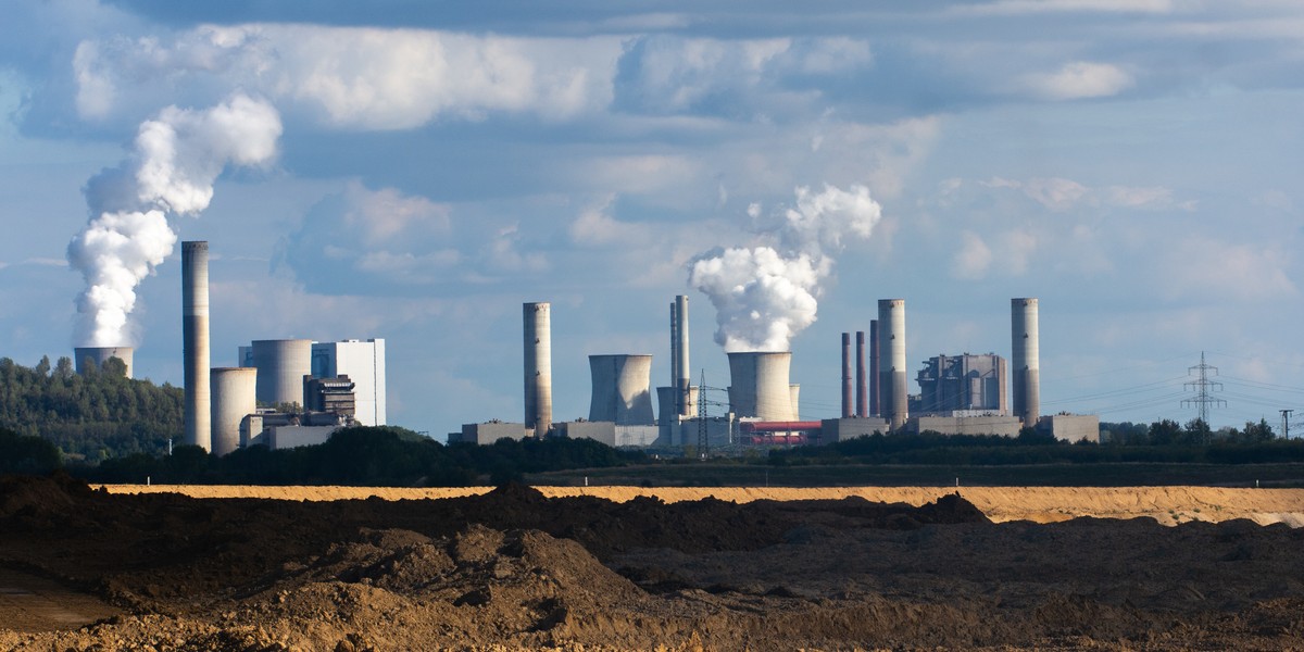 Elektrownia Neurath w Niemczech, należąca do RWE.