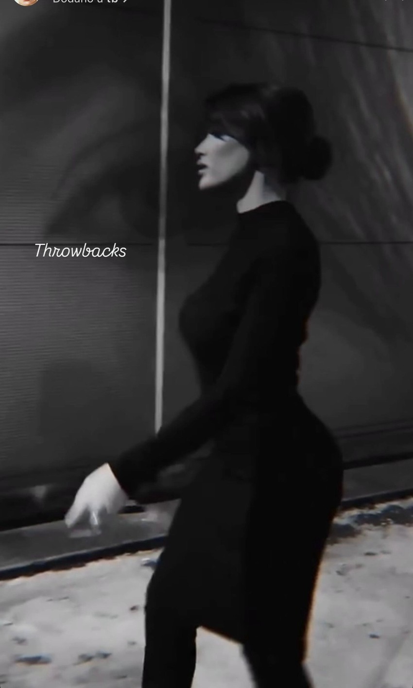 Mina Naumović u haljini