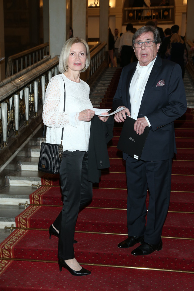 Janusz Gajos z żoną na premierze baletu "Dama Kameliowa"
