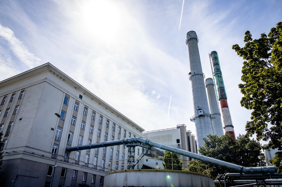 Zakłady ciepłownicze miałyby zobowiązywać się do odbierania nadwyżek zielonej energii i zamieniać ją na energię cieplną