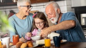 Wierszyki na Dzień Babci i Dziadka 2026. Krótkie, piękne i wzruszające wierszyki dla babci i dziadka