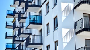 Ceny mieszkań na rynku pierwotnym w górę; poza Warszawą rosną też ceny na rynku wtórnym [RAPORT]