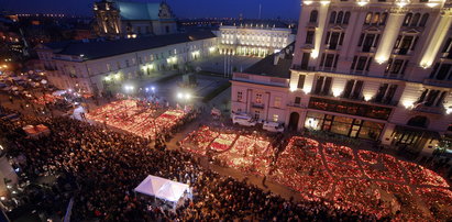 Żałoba po Smoleńsku: rosyjskie nikczemności i polskie waśnie