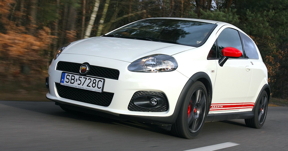 Top 10 mocne auto za 2025 tys. zł. Oto najlepsze propozycje