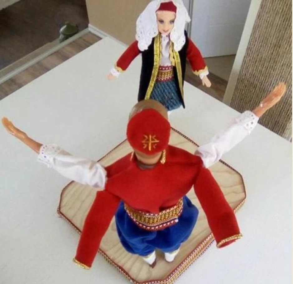 Barbika i Ken igraju poletu