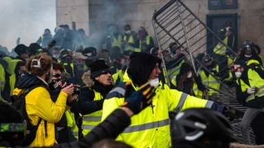 Francja szykuje się na zamieszki na "niespotykaną skalę"