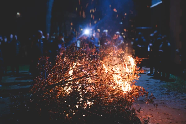 Na Badnje veče NIKAKO NE SMETE ZASPATI PRE PONOĆI: Naši stari su strogo poštovali ovaj OBIČAJ i za to su imali DOBAR RAZLOG