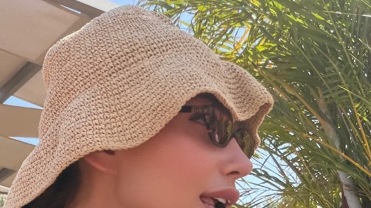 Emina Jahović, objava