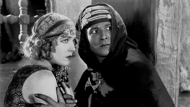 Vilma Banky i Rudolph Valentino w "Szejku"