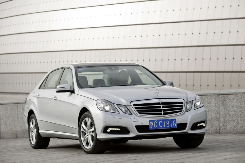 Pekin 2010: Mercedes-Benz E-Klasa LWB dla biznesmena