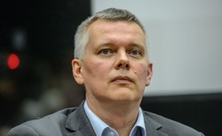 Siemoniak o gen. Motackim: Nie powinien być dowódcą dywizji NATO, kolejna ofiara wojny prezydent-szef MON