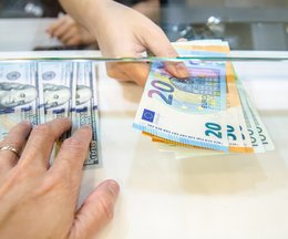 Dolar góruje nad euro na początku roku. Jest najmocniejszy od ponad dwóch lat