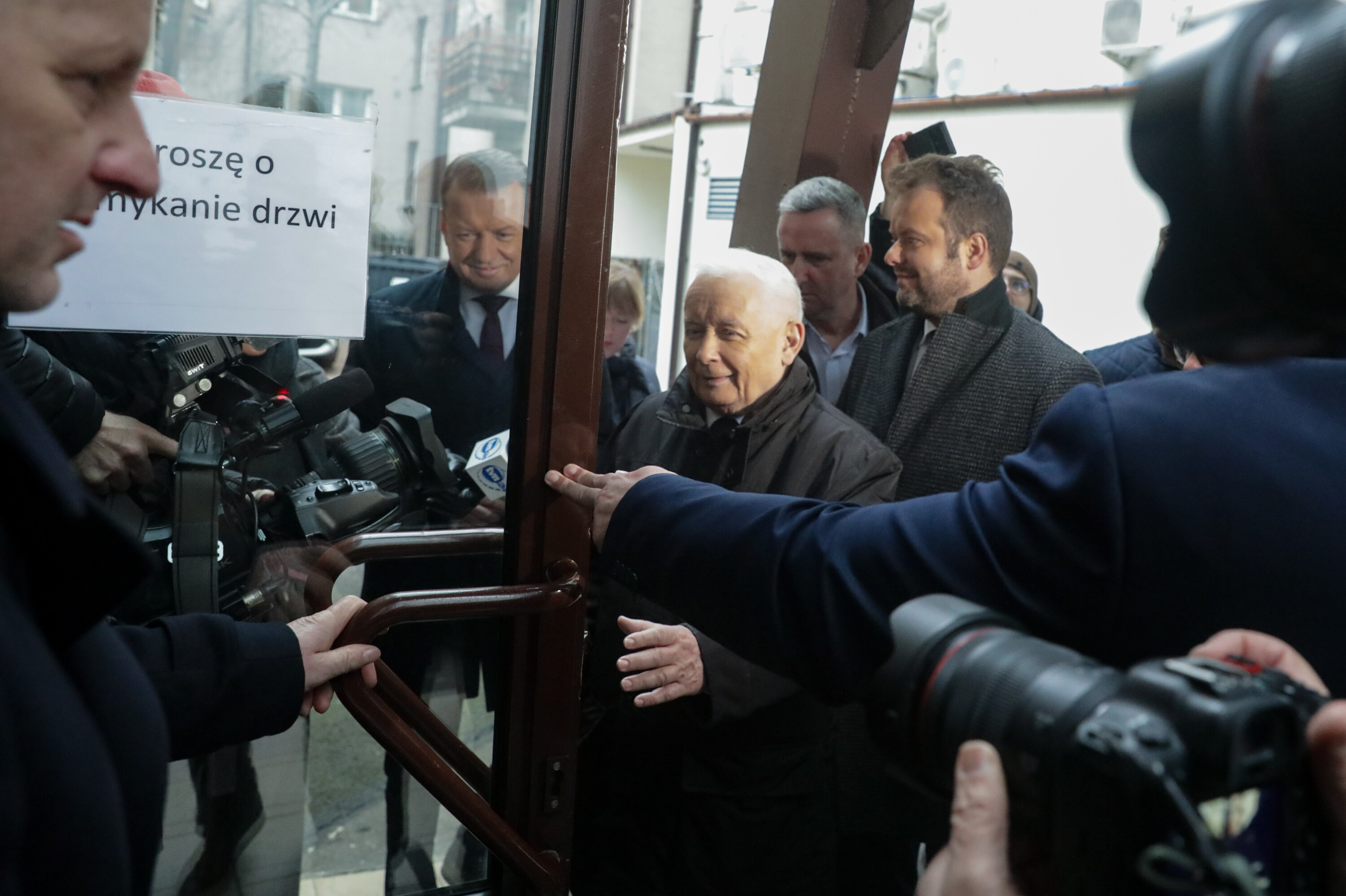 Konflikt w PiS: Kaczyński zwołuje prezydium i wzywa Morawieckiego