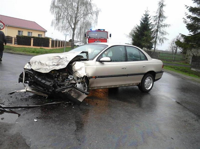 Bus wylądował na domu. To cud, że nikomu się nic nie stało