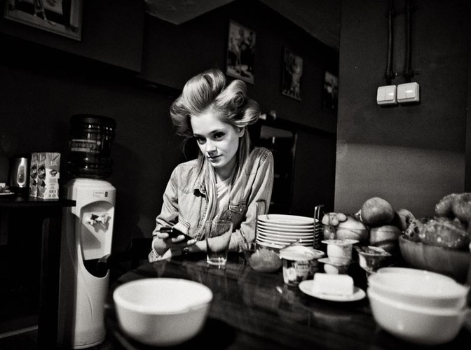 Kasia Smolińska pozuje dla biżuteryjnej marki Diva – kulisy sesji