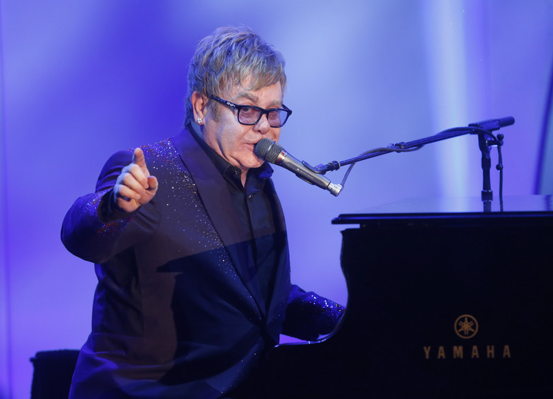 Perfekcjonizm Eltona Johna długie miesiące nie pozwalał słuchaczom cieszyć się jego najnowszymi kompozycjami. Artysta, który materiał na swoją 30. płytę studyjną zarejestrował latem 2012 roku, już dwukrotnie zmieniał jej tytuł, datę premiery oraz zawartość. Ku uciesze fanów gwiazdor jest wreszcie w pełni zadowolony ze swego nowego dzieła. Krążek "The Diving Board" ukaże się 16 września