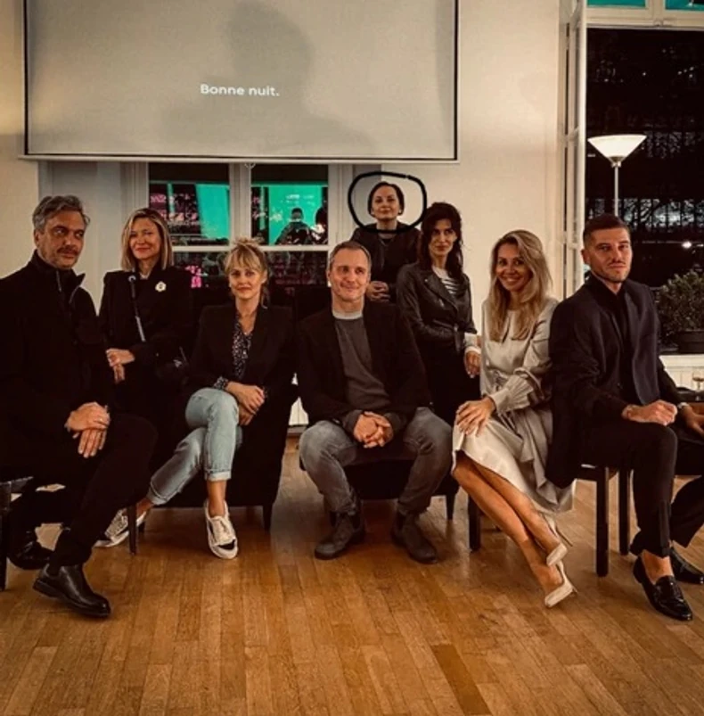 Miloš Timotijević sa ženom (zaokruženo)