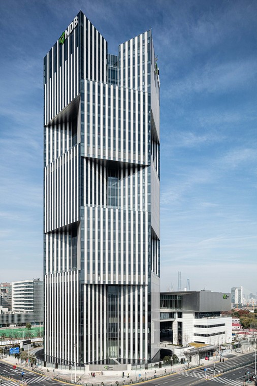 Siedziba New Development Bank w wieżowcu w Szanghaju