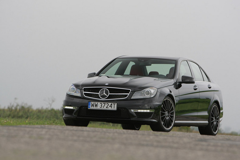 Test Mercedesa C63 AMG: jak jeździ diabelski rydwan