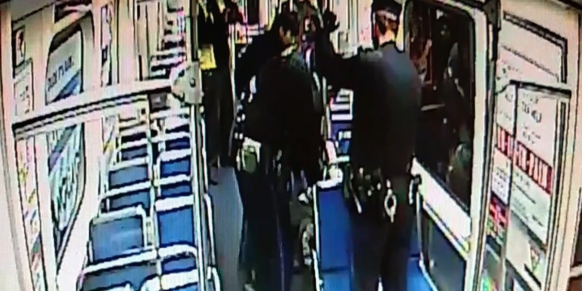 Policjanci odebrali poród w metrze