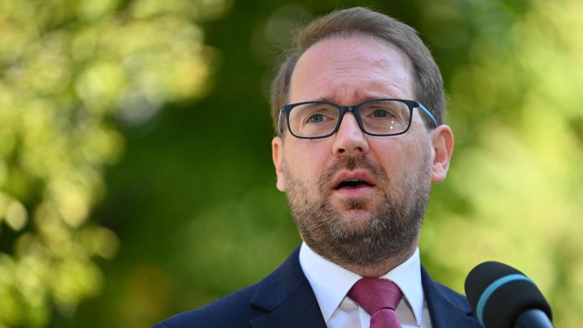Dominic Fritz, atac dur după învestirea Guvernului Niculescu: „USR a votat împotriva guvernului PSD și a făcut spume Grindeanu. Vom fi umbra lor în opoziție”