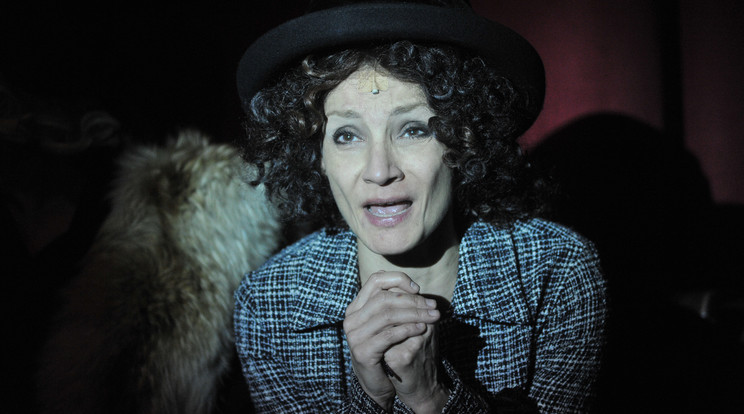 Az énekes-színésznő mint Piaf /Fotó: RAS Archívum
