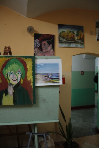 Więźniowie są w rozlokowani po trzech pawilonach. Pierwszy  - najmniejszy  -  to pawilon z oddziałem terapeutycznym dla skazanych z niepsychotycznymi zaburzeniami psychicznymi lub upośledzonych umysłowo.