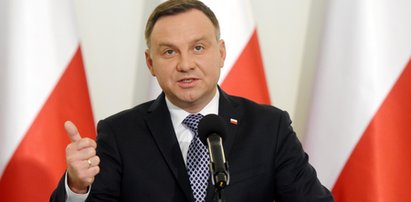 Prezydent miażdży konkurencję. Najnowszy sondaż CBOS