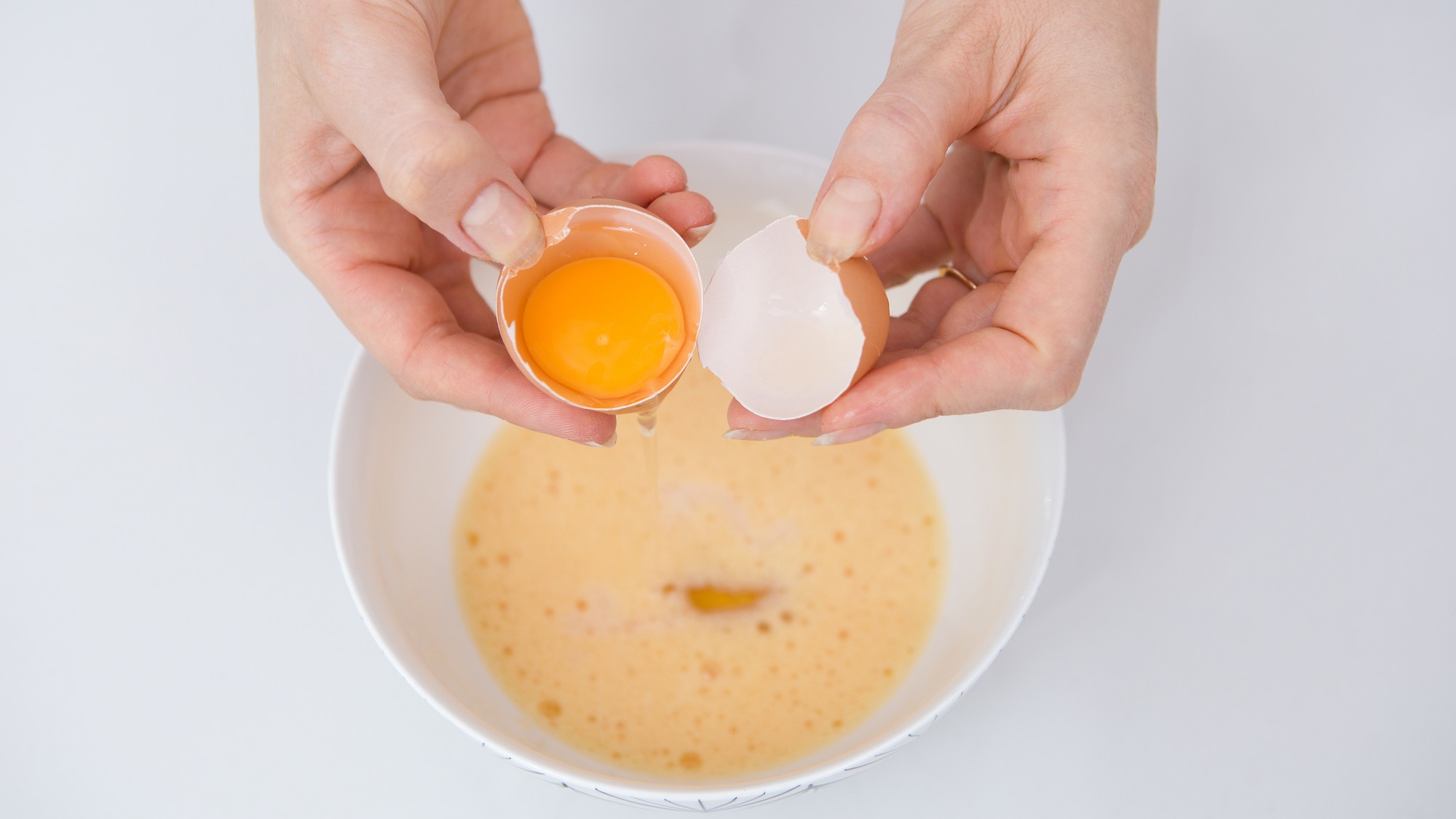 Pri konzumácii vajíčok sa obávame, či sú stále čerstvé.