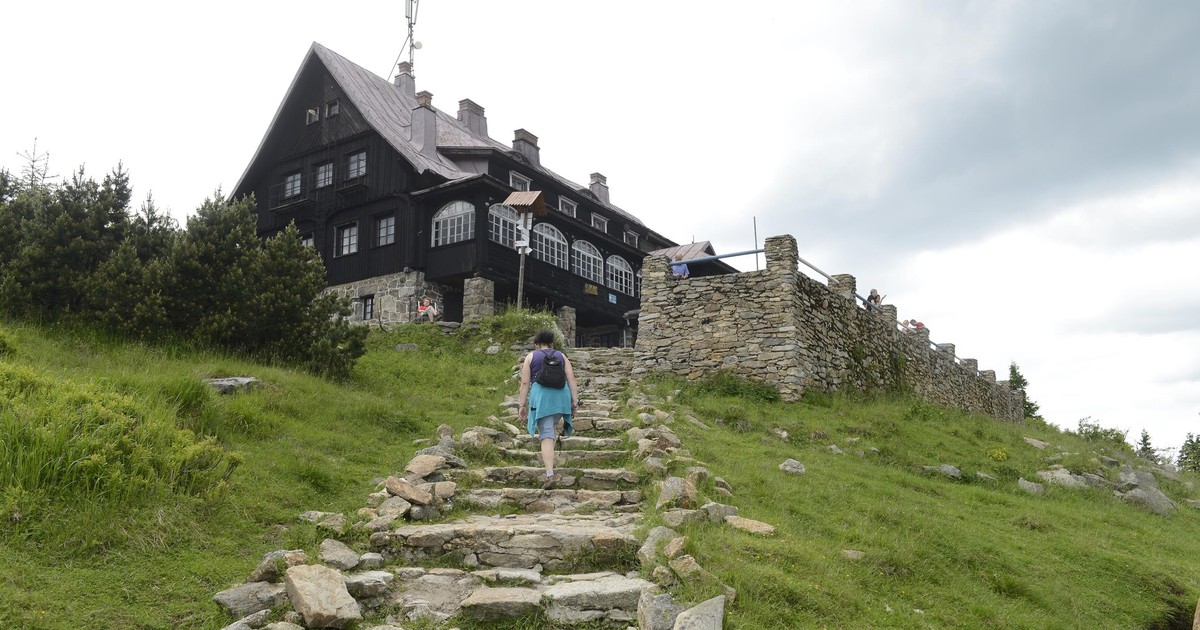 Ten szczyt zdobędziesz w 1,5 godziny. Idealny na pierwszą wycieczkę w Sudety!