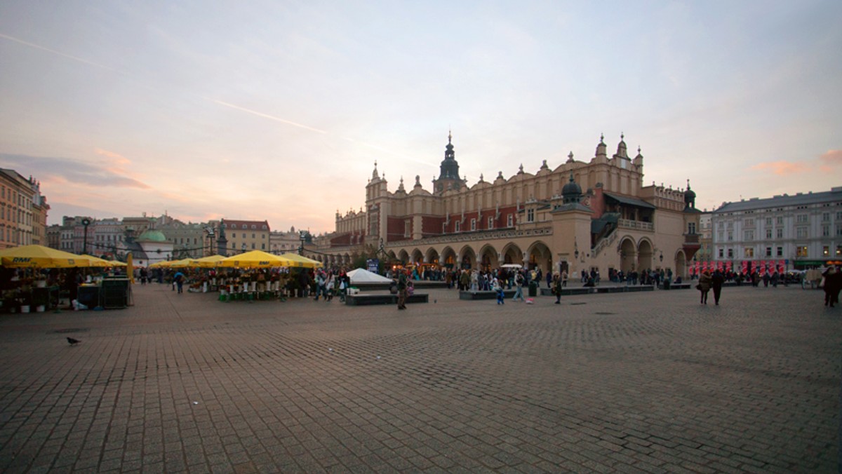 Małopolska Organizacja Turystyczna (MOT) przygotowała 2,2 tys. ankiet dla uczestników Światowych Dni Młodzieży. Badanie pomoże ustalić, jak wydarzenie wpłynęło na branżę turystyczną i na gospodarkę Krakowa.