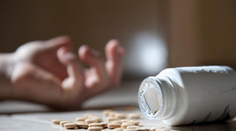 Zatrucia lekami przeciwdepresyjnymi - objawy zatrucia, pierwsza pomoc