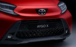 Nowa Toyota Aygo X – urosła jak na drożdżach i stała się crossoverem