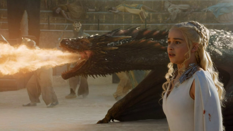 Nowy serial w świecie "Gry o tron" oficjalnie dostał zielone światło - poinformowała stacja HBO. Akcja spin-offu będzie osadzona na tysiąc lat przed wydarzeniami znanymi widzom.