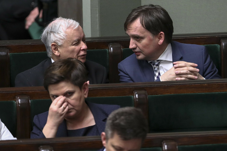 Jarosław Kaczyński i Zbigniew Ziobro podczas posiedzenia Sejmu w kwietniu 2019 r.