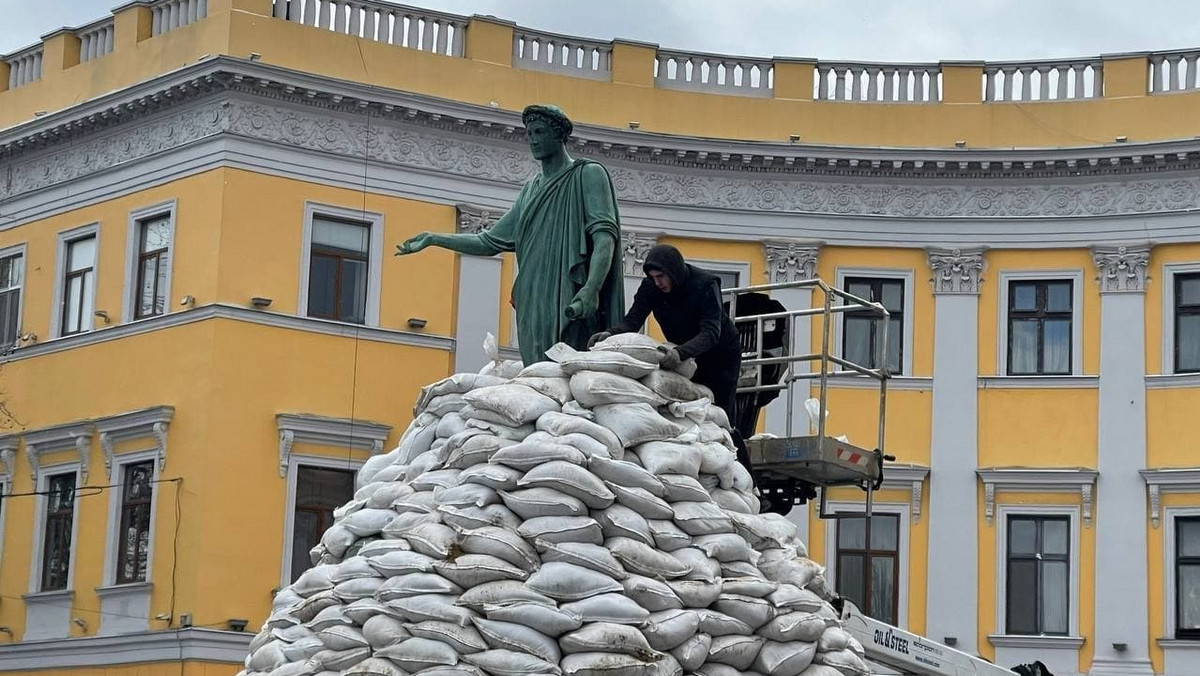 Wojna Rosja-Ukraina. Mieszkańcy Odessy chcą uchronić symbol miasta przed zniszczeniem